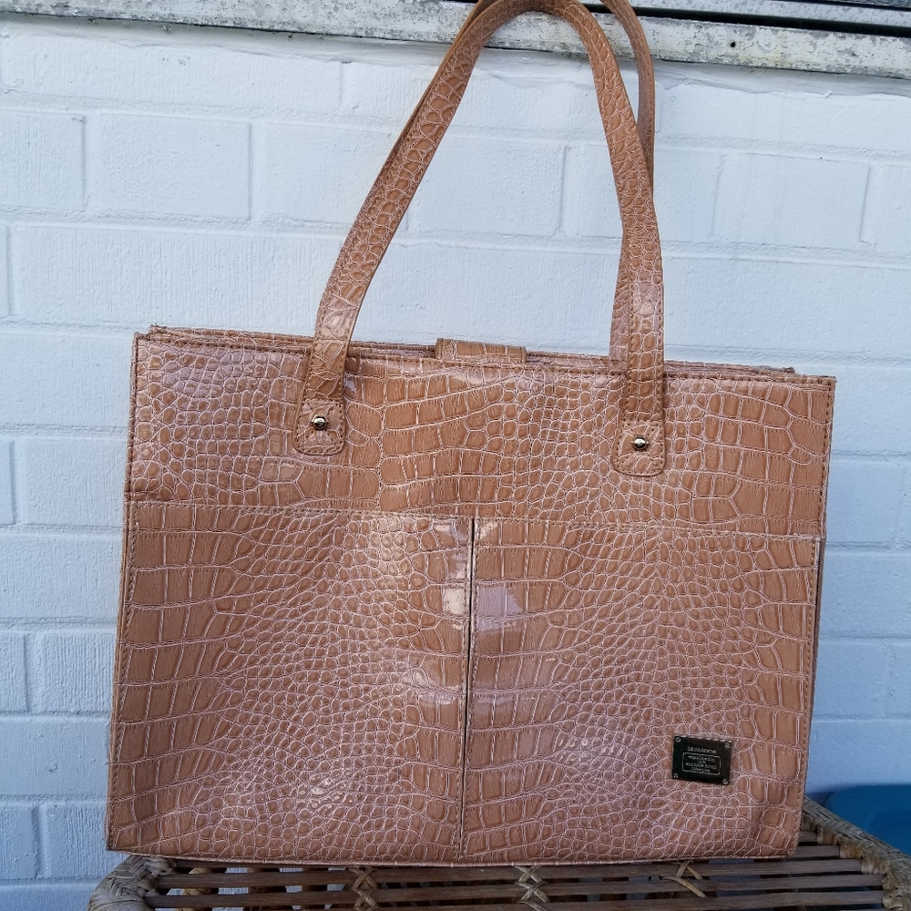 NWOT  LIZ CLAIBORNE TAN FAUX SNAKESKIN SHOULDER STRAP PURSE